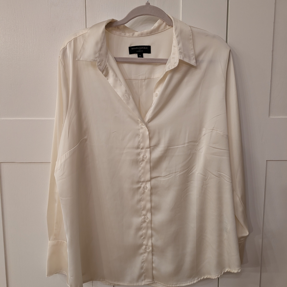 Banana Republic Classic Fit Cream Shirt